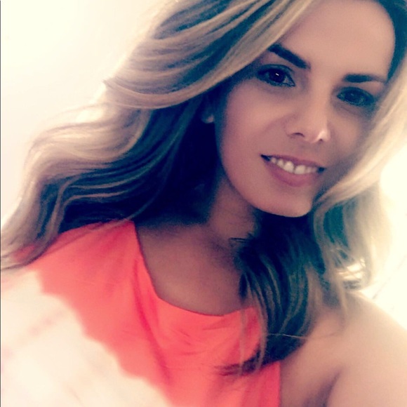 Meet your Posher, Kelly - Picture 2 of 2